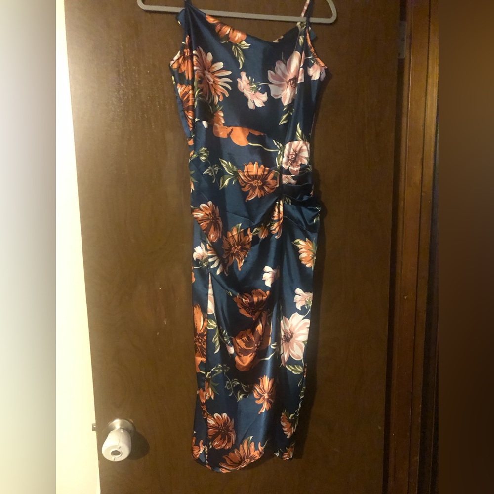 Shein Dress Size Medium or Size 6

Item 18